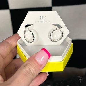 “She’s a Stunner” Bomb Party OG Hoops